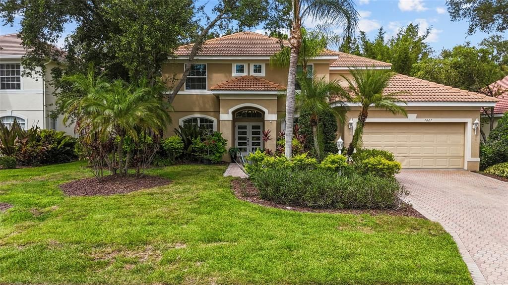 For Sale: $1,099,000 (5 beds, 3 baths, 2960 Square Feet)