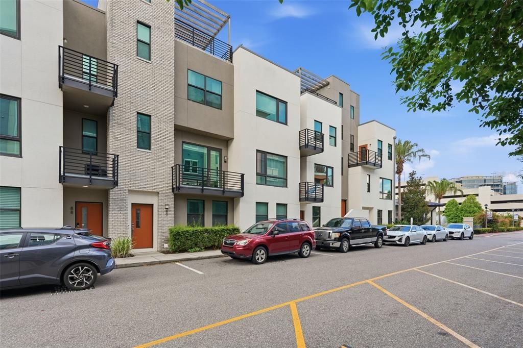 En Venta: $699,900 (3 camas, 3 baños, 1855 Pies cuadrados)