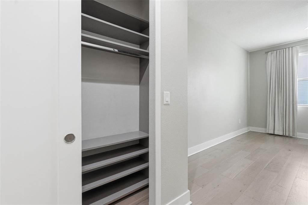 En Venta: $699,900 (3 camas, 3 baños, 1855 Pies cuadrados)
