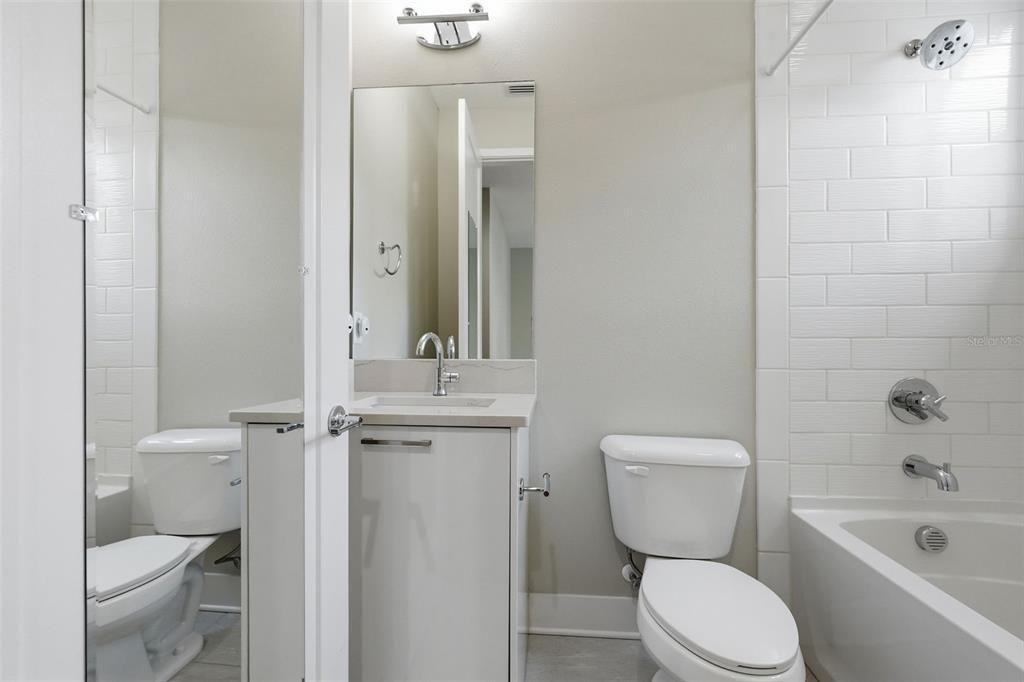 En Venta: $699,900 (3 camas, 3 baños, 1855 Pies cuadrados)