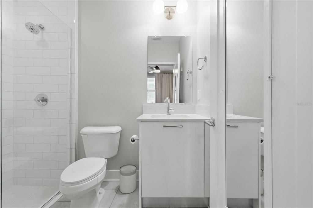 En Venta: $699,900 (3 camas, 3 baños, 1855 Pies cuadrados)