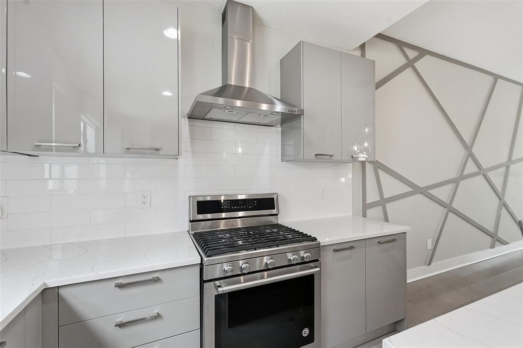 En Venta: $699,900 (3 camas, 3 baños, 1855 Pies cuadrados)