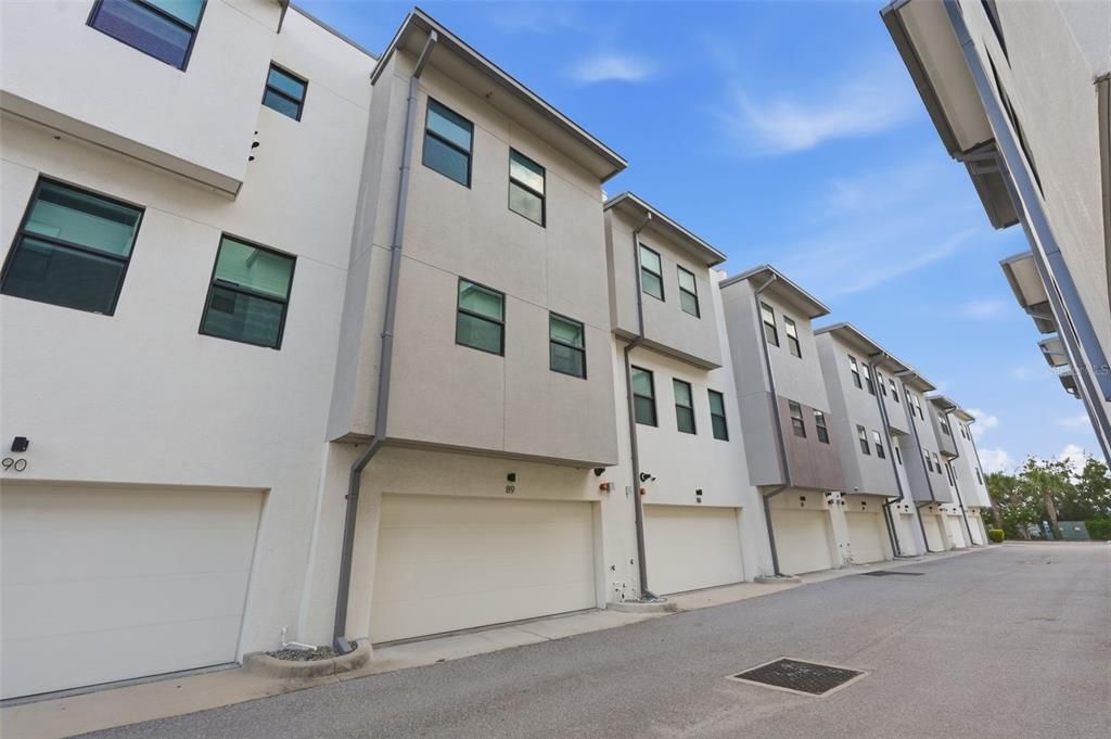 En Venta: $699,900 (3 camas, 3 baños, 1855 Pies cuadrados)
