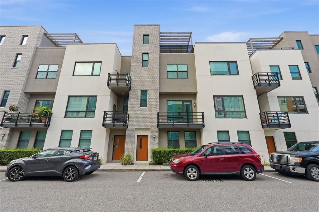 En Venta: $699,900 (3 camas, 3 baños, 1855 Pies cuadrados)