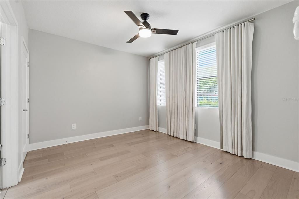 En Venta: $699,900 (3 camas, 3 baños, 1855 Pies cuadrados)
