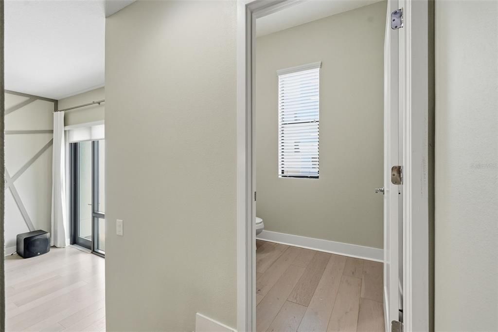 En Venta: $699,900 (3 camas, 3 baños, 1855 Pies cuadrados)
