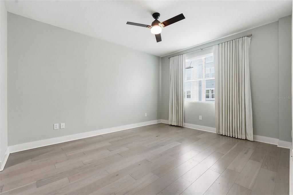 En Venta: $699,900 (3 camas, 3 baños, 1855 Pies cuadrados)
