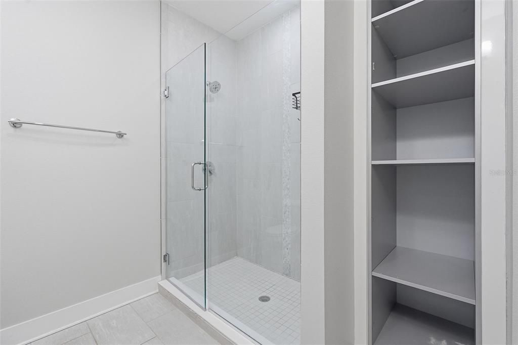 En Venta: $699,900 (3 camas, 3 baños, 1855 Pies cuadrados)