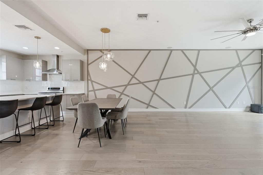 En Venta: $699,900 (3 camas, 3 baños, 1855 Pies cuadrados)