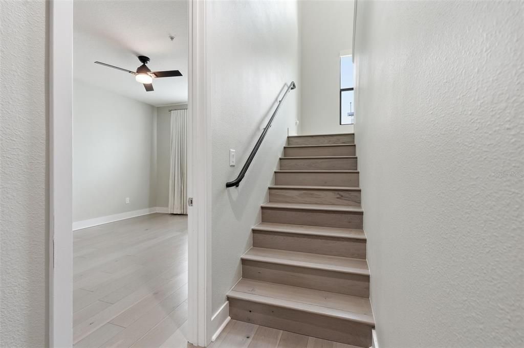 En Venta: $699,900 (3 camas, 3 baños, 1855 Pies cuadrados)
