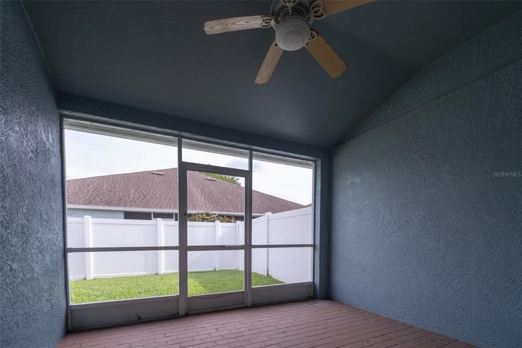 For Sale: $324,900 (2 beds, 2 baths, 1722 Square Feet)