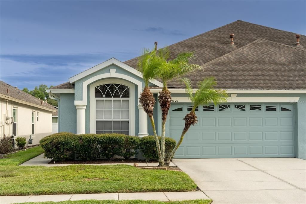 For Sale: $324,900 (2 beds, 2 baths, 1722 Square Feet)