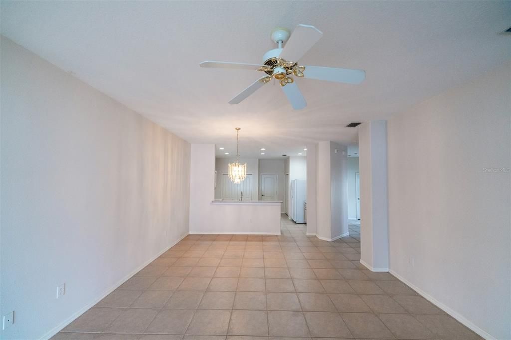 For Sale: $324,900 (2 beds, 2 baths, 1722 Square Feet)
