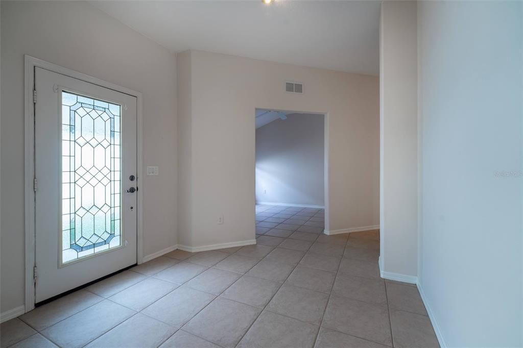 For Sale: $324,900 (2 beds, 2 baths, 1722 Square Feet)