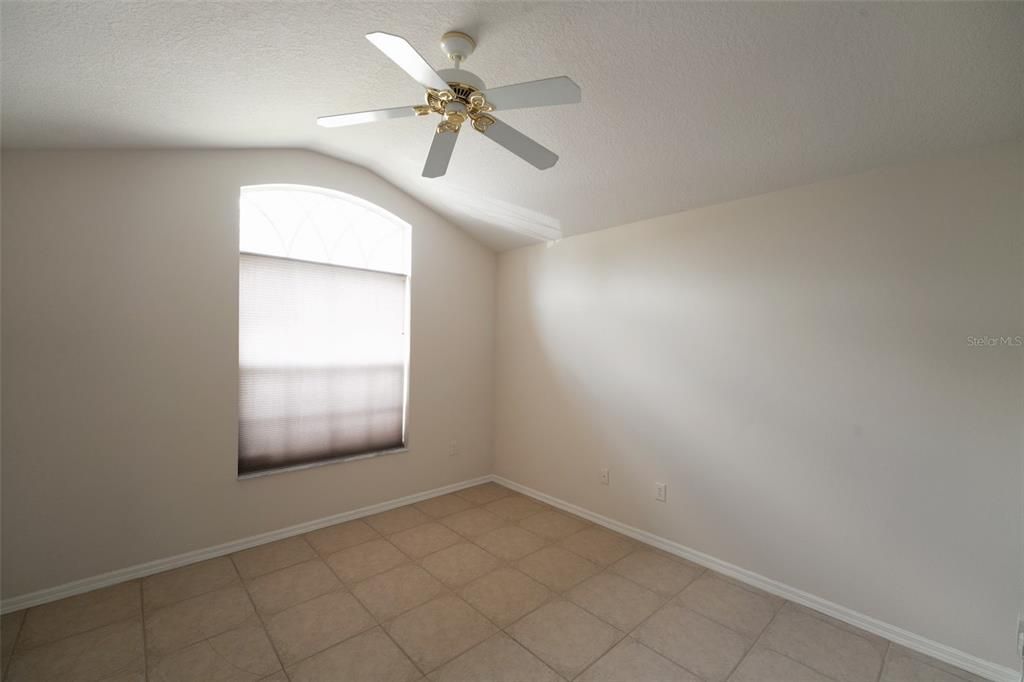 For Sale: $324,900 (2 beds, 2 baths, 1722 Square Feet)