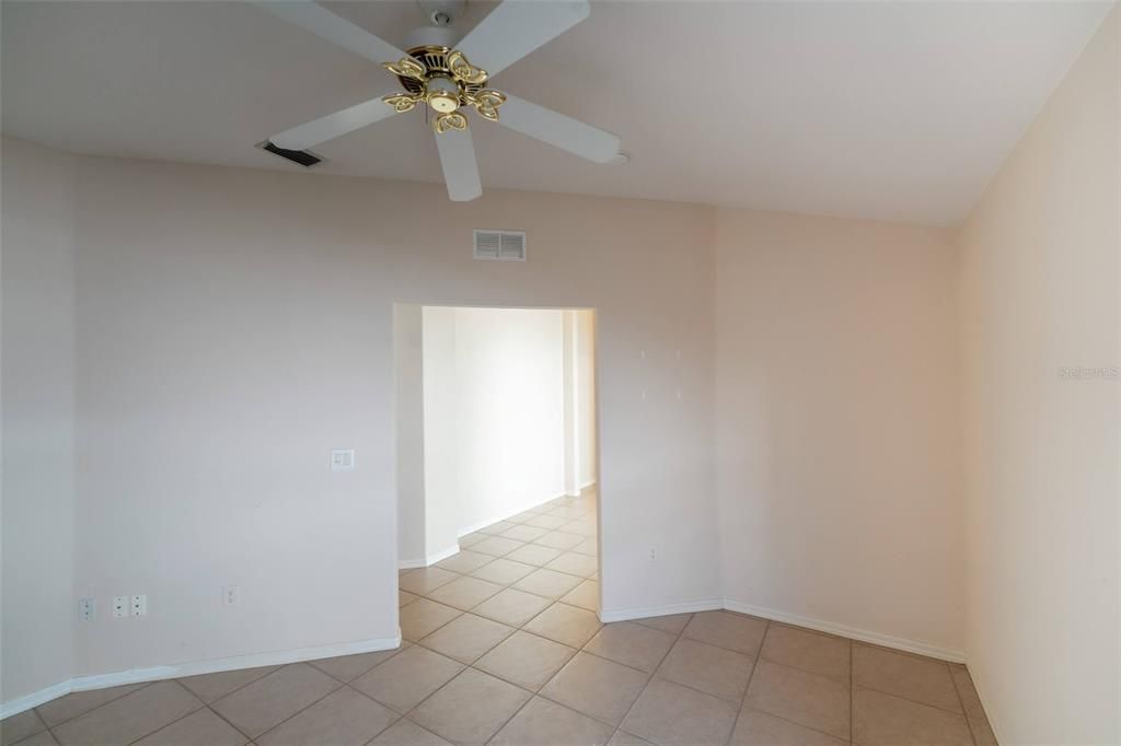 For Sale: $324,900 (2 beds, 2 baths, 1722 Square Feet)
