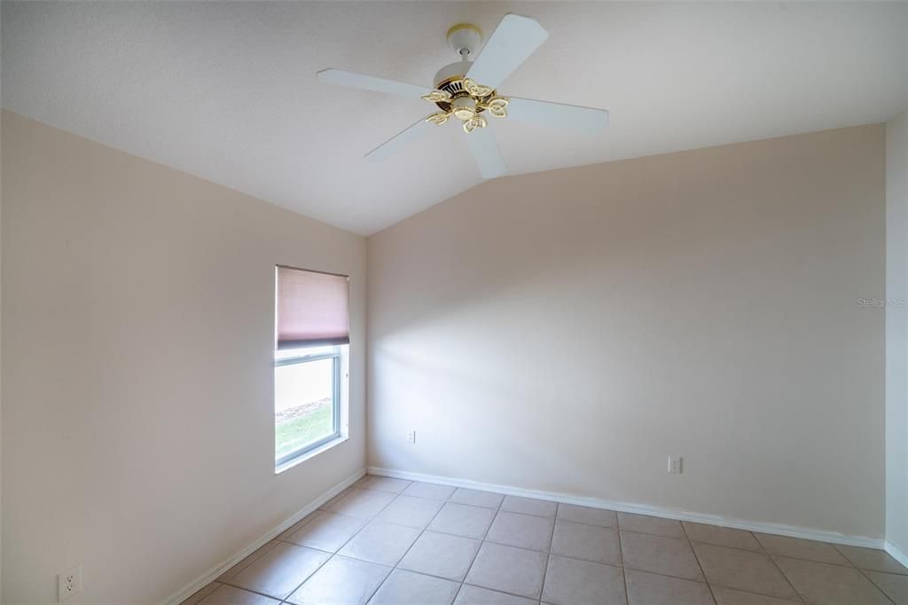 For Sale: $324,900 (2 beds, 2 baths, 1722 Square Feet)