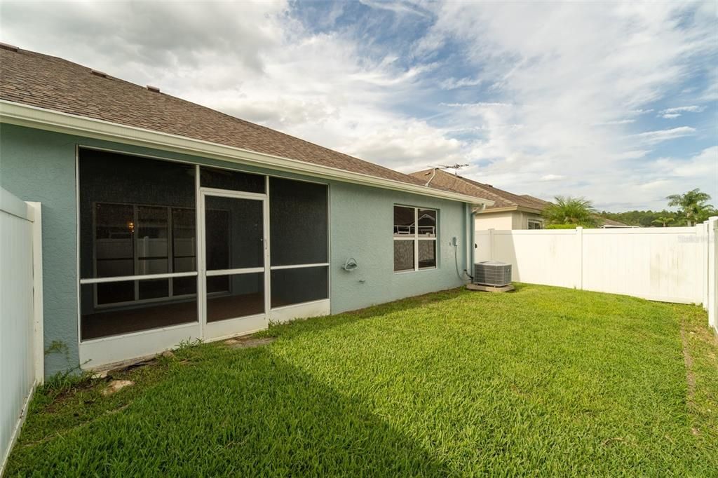 For Sale: $324,900 (2 beds, 2 baths, 1722 Square Feet)
