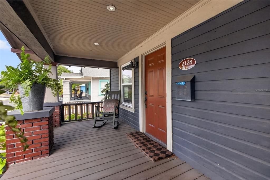 For Sale: $575,000 (2 beds, 2 baths, 1430 Square Feet)