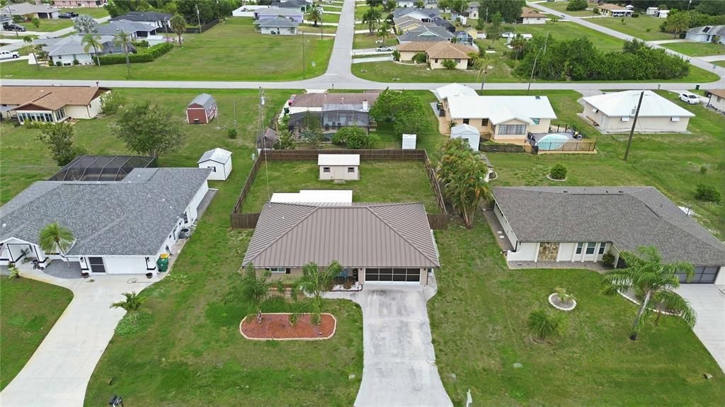 For Sale: $279,900 (2 beds, 2 baths, 1169 Square Feet)