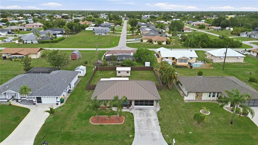 For Sale: $279,900 (2 beds, 2 baths, 1169 Square Feet)