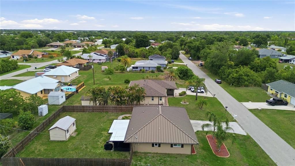 For Sale: $279,900 (2 beds, 2 baths, 1169 Square Feet)