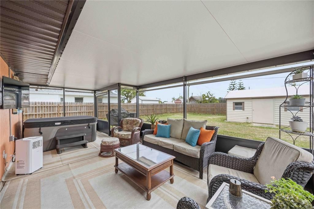 For Sale: $279,900 (2 beds, 2 baths, 1169 Square Feet)