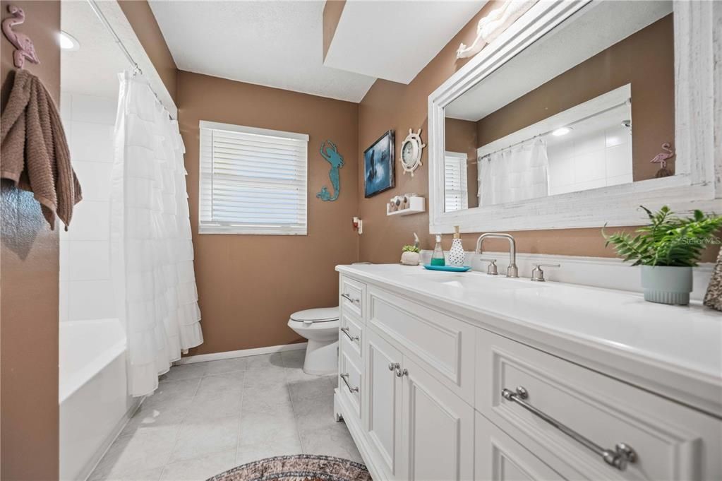 For Sale: $279,900 (2 beds, 2 baths, 1169 Square Feet)