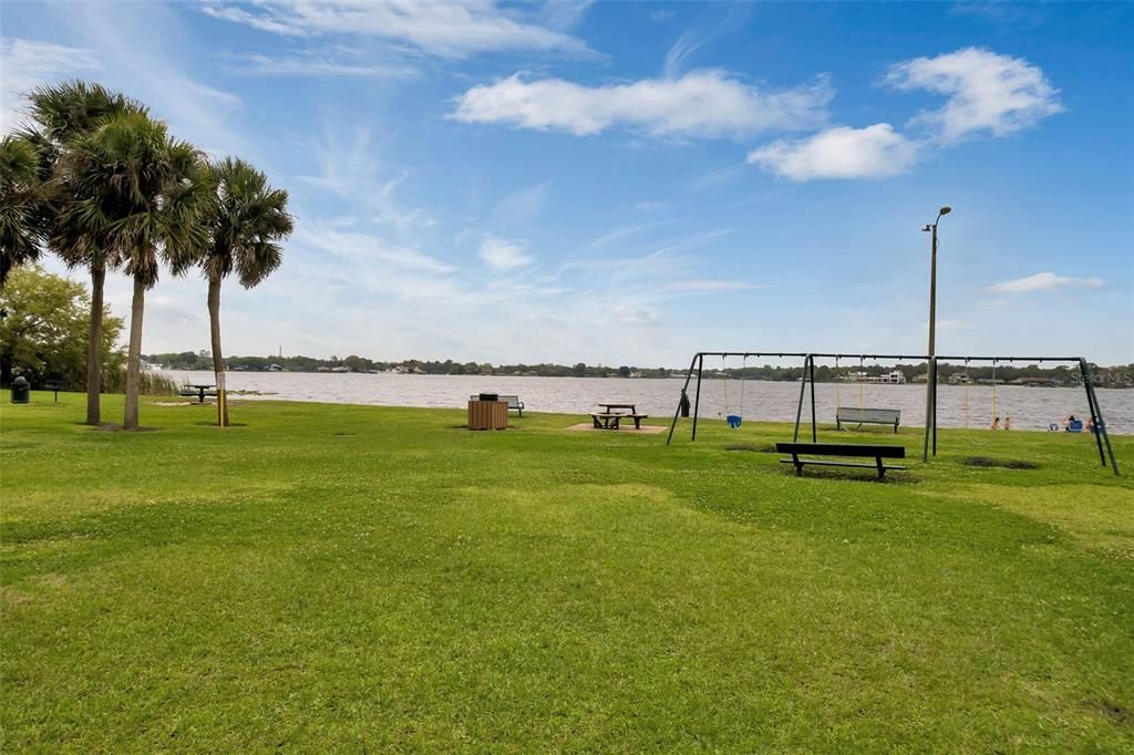 En Venta: $650,000 (4 camas, 2 baños, 2358 Pies cuadrados)
