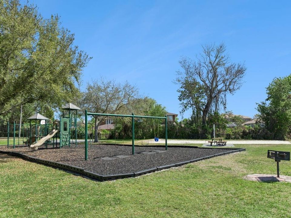 En Venta: $650,000 (4 camas, 2 baños, 2358 Pies cuadrados)