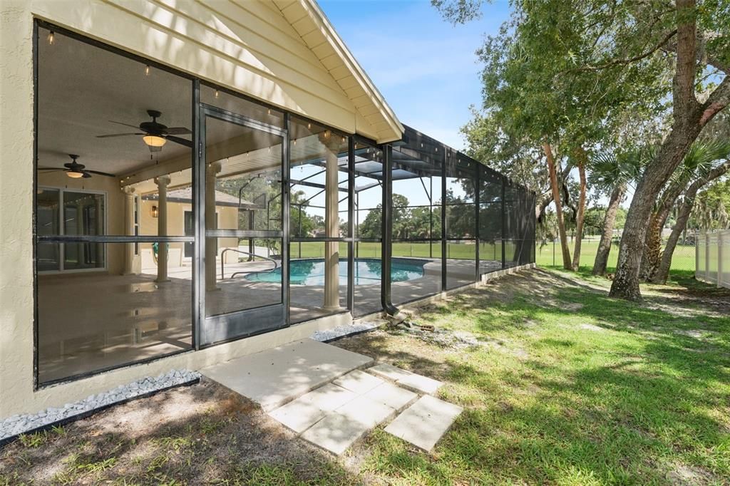 En Venta: $650,000 (4 camas, 2 baños, 2358 Pies cuadrados)