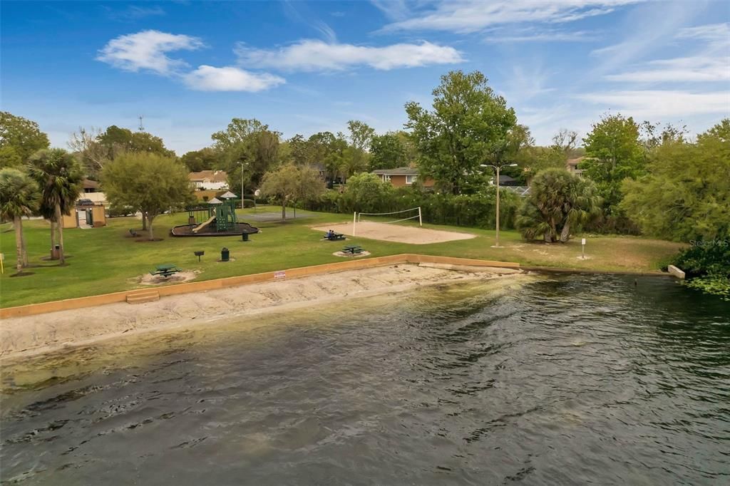 En Venta: $650,000 (4 camas, 2 baños, 2358 Pies cuadrados)
