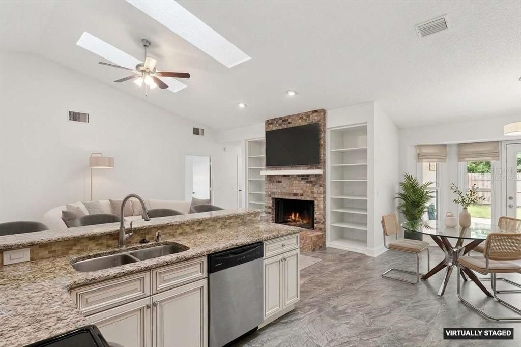 En Venta: $650,000 (4 camas, 2 baños, 2358 Pies cuadrados)