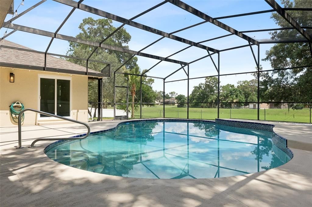 En Venta: $650,000 (4 camas, 2 baños, 2358 Pies cuadrados)