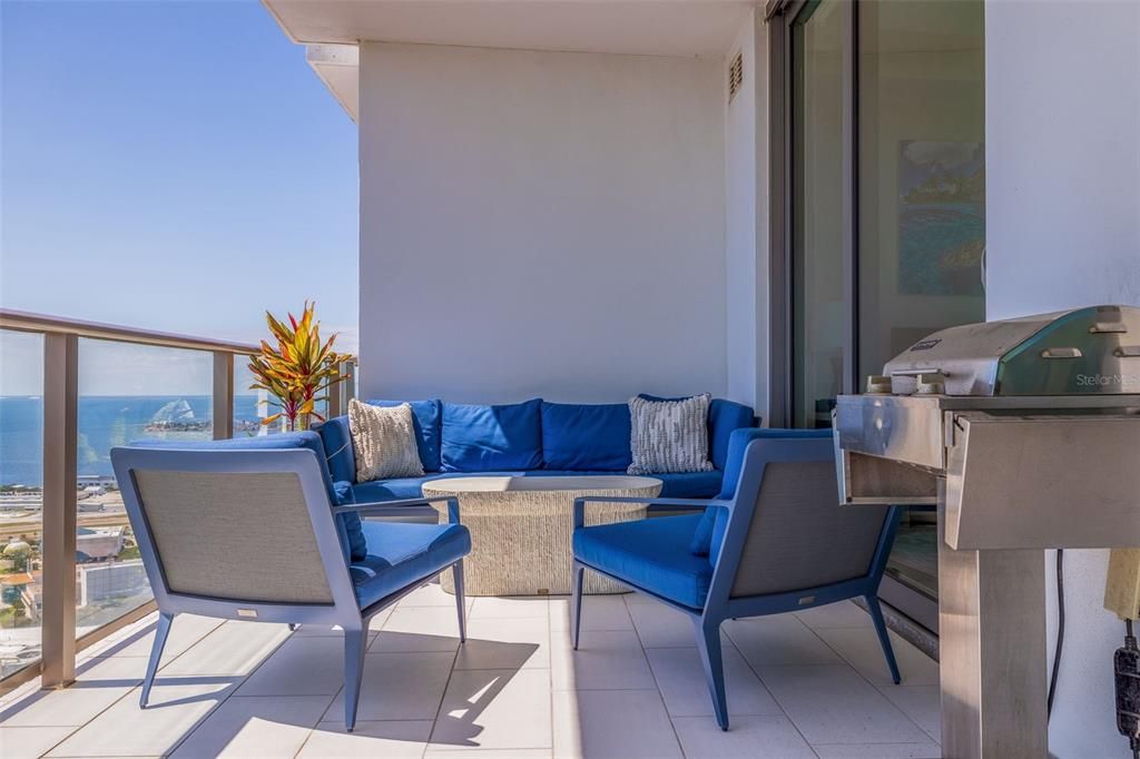 For Sale: $2,000,000 (2 beds, 2 baths, 1522 Square Feet)
