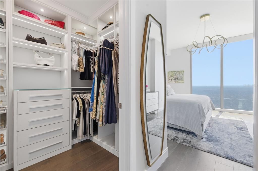 For Sale: $2,000,000 (2 beds, 2 baths, 1522 Square Feet)