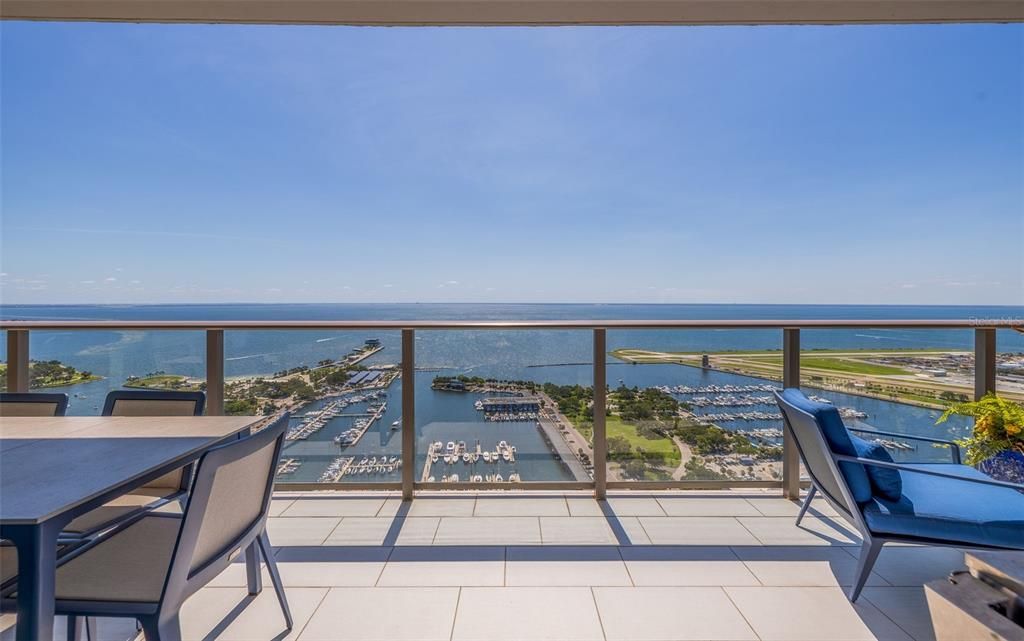 For Sale: $2,000,000 (2 beds, 2 baths, 1522 Square Feet)