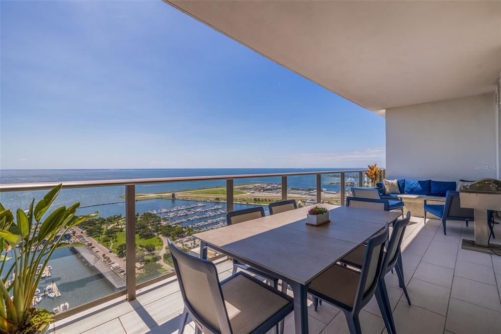 For Sale: $2,000,000 (2 beds, 2 baths, 1522 Square Feet)
