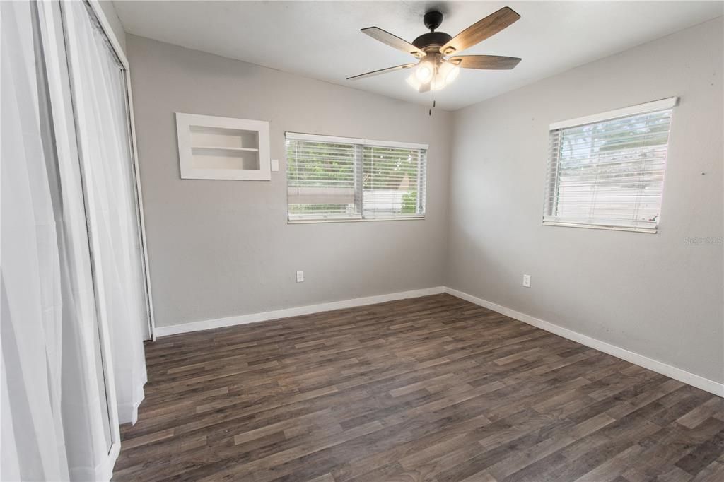 Active With Contract: $220,000 (3 beds, 1 baths, 1010 Square Feet)