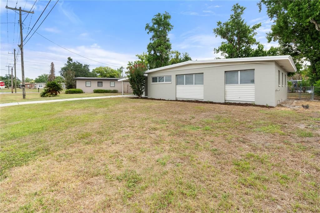 Active With Contract: $220,000 (3 beds, 1 baths, 1010 Square Feet)