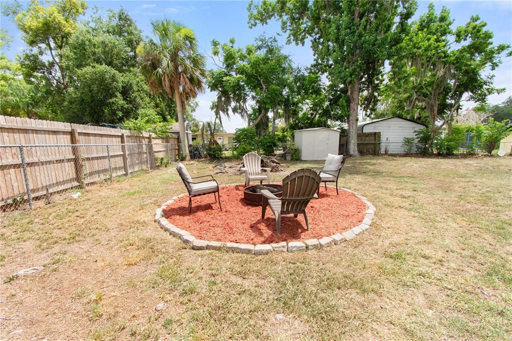 Active With Contract: $220,000 (3 beds, 1 baths, 1010 Square Feet)