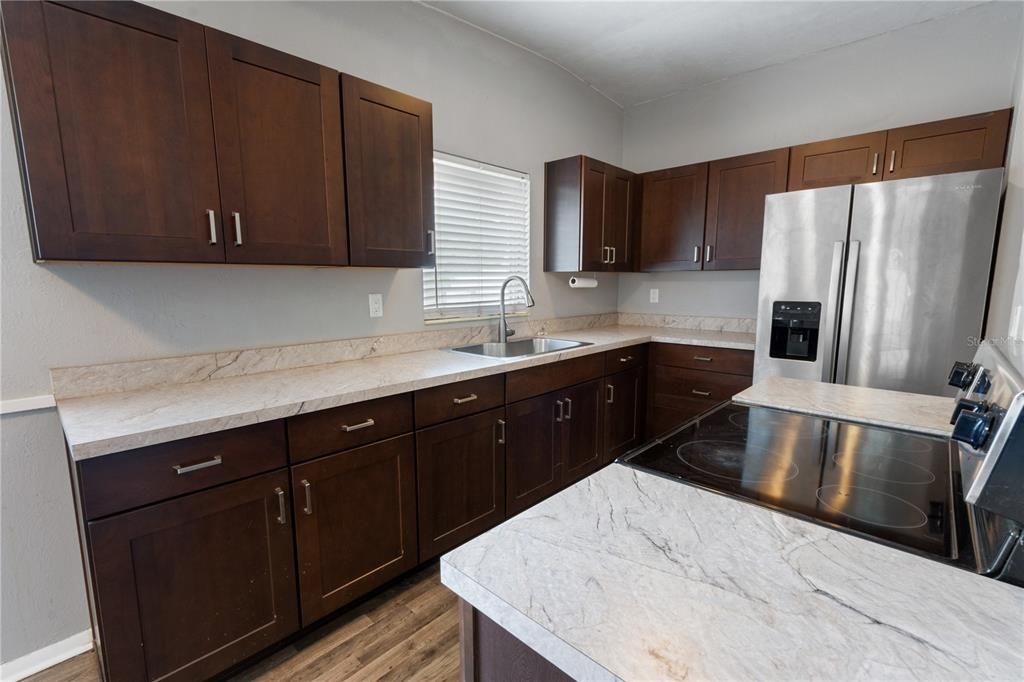 Active With Contract: $220,000 (3 beds, 1 baths, 1010 Square Feet)