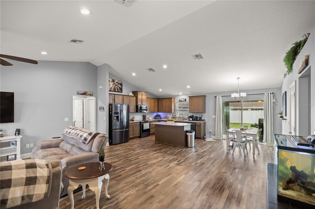 En Venta: $289,900 (3 camas, 2 baños, 1626 Pies cuadrados)