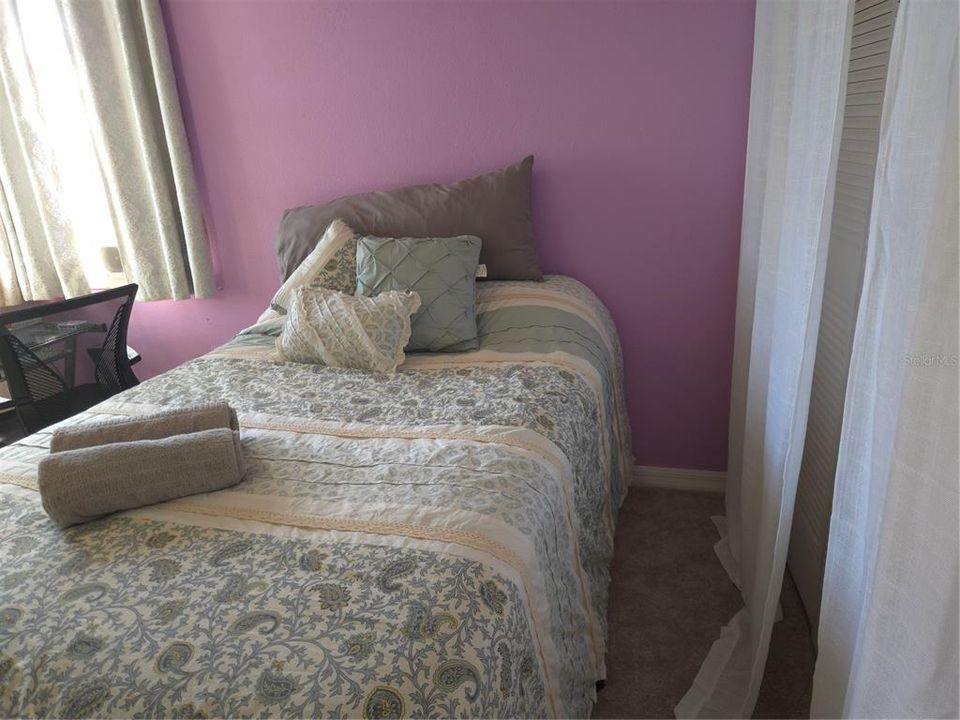 Active With Contract: $199,999 (2 beds, 1 baths, 855 Square Feet)