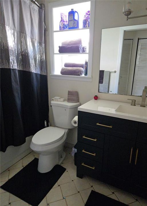 For Sale: $250,000 (3 beds, 1 baths, 855 Square Feet)