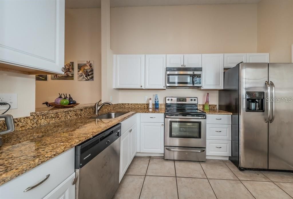 For Sale: $250,000 (3 beds, 1 baths, 855 Square Feet)