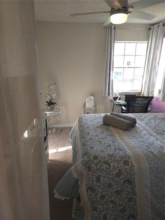 Active With Contract: $199,999 (2 beds, 1 baths, 855 Square Feet)