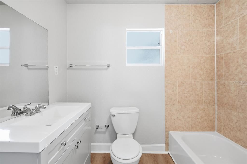 En Venta: $304,999 (3 camas, 2 baños, 910 Pies cuadrados)