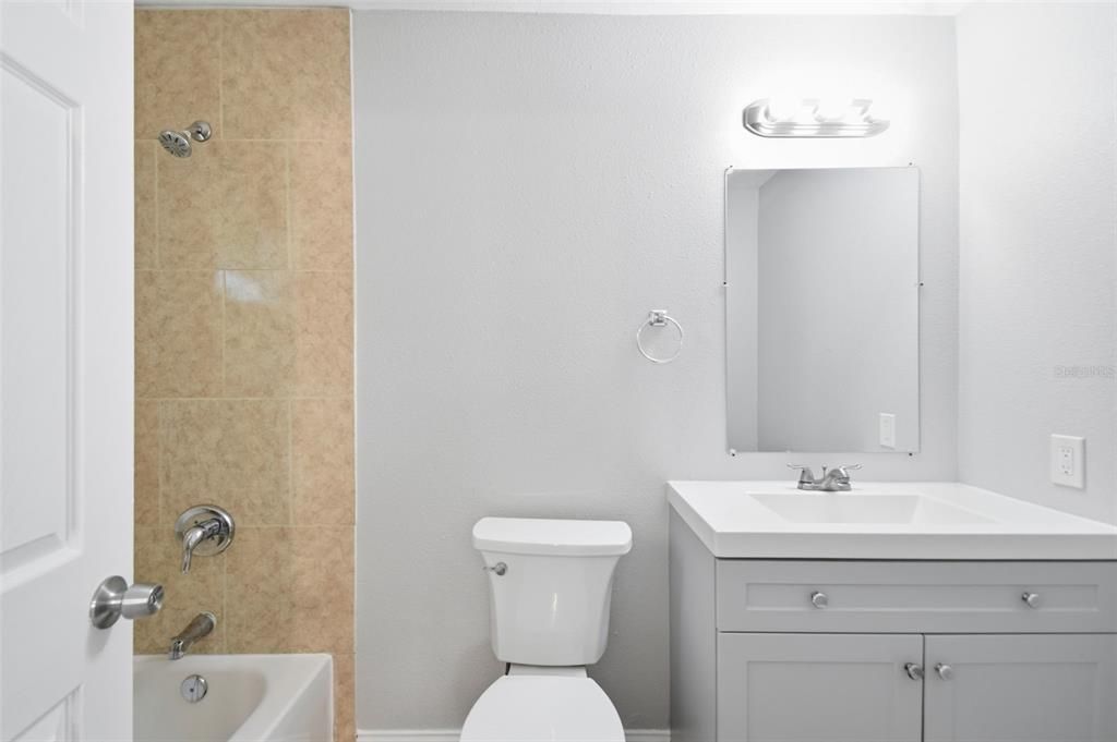 En Venta: $304,999 (3 camas, 2 baños, 910 Pies cuadrados)