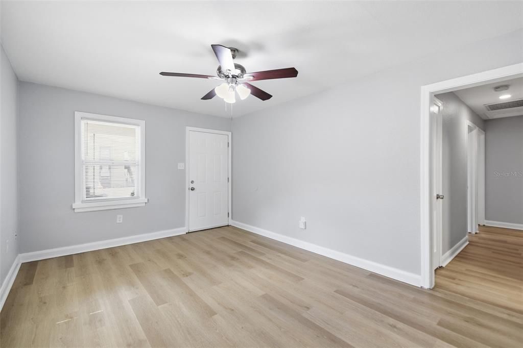En Venta: $304,999 (3 camas, 2 baños, 910 Pies cuadrados)